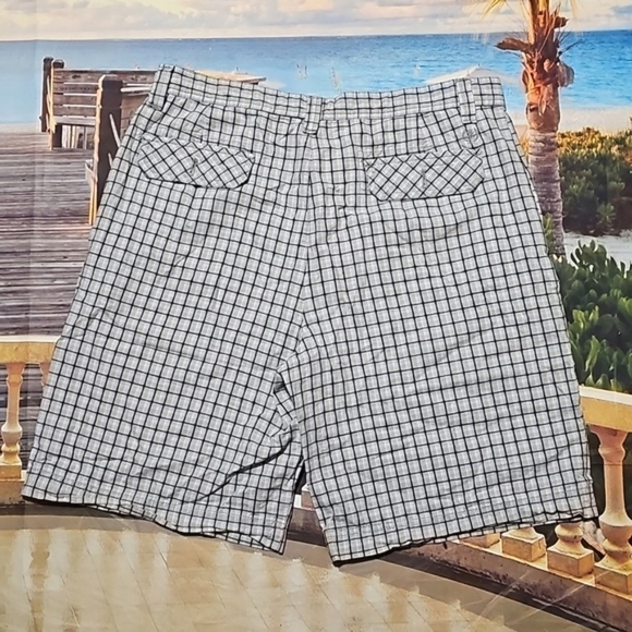 Izod‎ Plaid Chino Shorts Size 36 - Picture 3 of 4